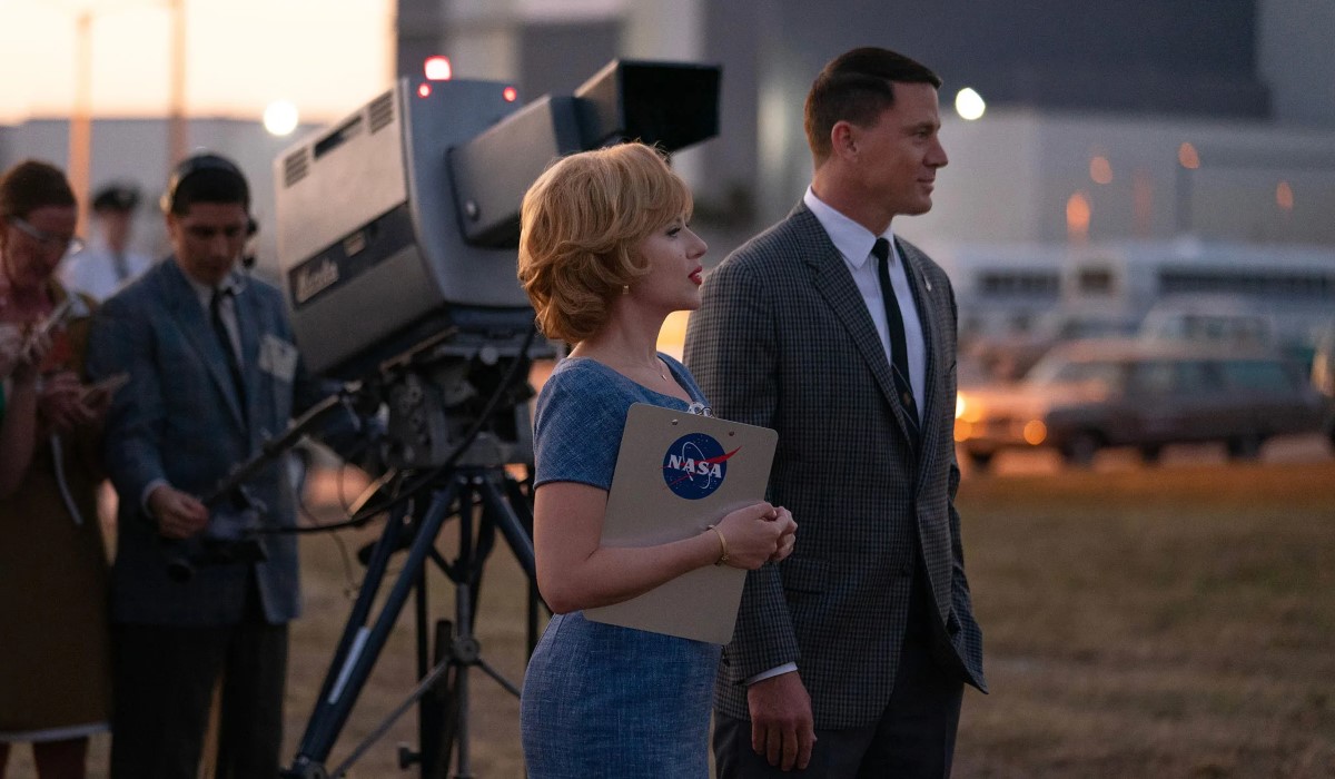 Kelly Jones (Scarlett Johansson) and Cole Davis (Channing Tatum) in Fly Me to the Moon